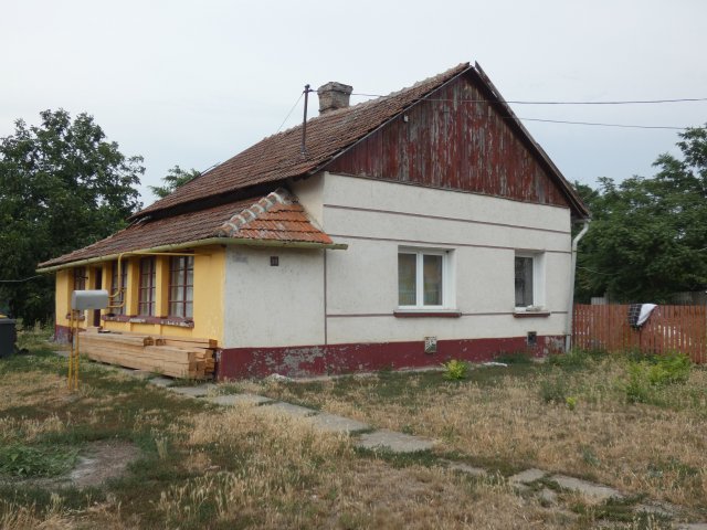 Eladó családi ház, Törökszentmiklóson 15 M Ft, 2 szobás