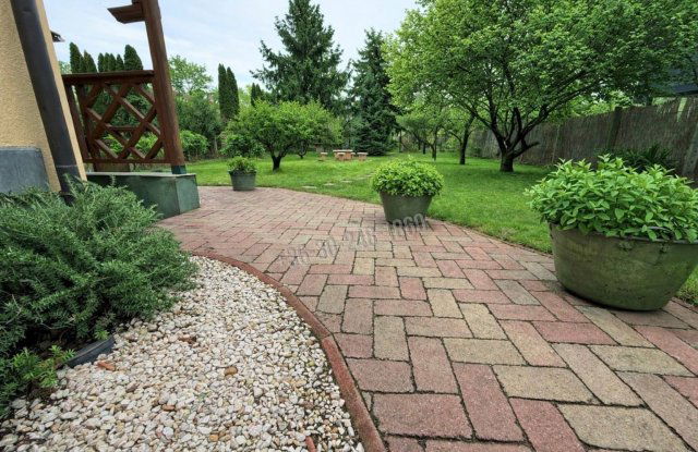 Eladó családi ház, Nyíregyházán 92 M Ft, 3+2 szobás