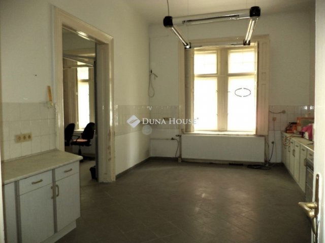Eladó téglalakás, Budapesten, VIII. kerületben 88.7 M Ft