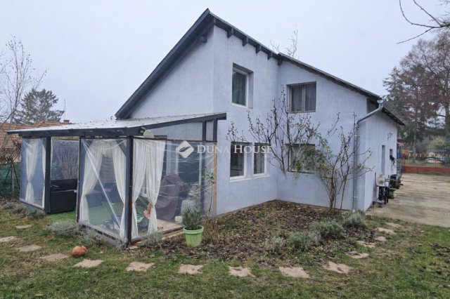 Eladó családi ház, Erdőkertesen 75.9 M Ft, 6 szobás