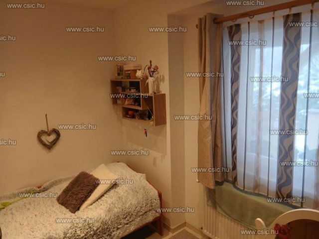 Eladó családi ház, Pilisszentkereszten 123 M Ft, 3 szobás