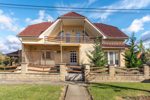 Eladó családi ház, Halásztelken 118.9 M Ft, 5 szobás