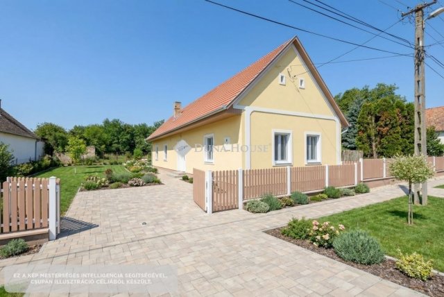Eladó családi ház, Márokon 8.9 M Ft, 2 szobás