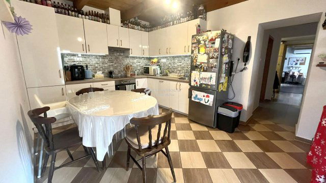 Eladó családi ház, Meggyeskovácsin 46.9 M Ft, 3 szobás