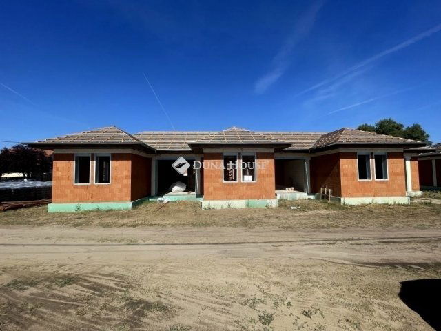 Eladó sorház, Kecskeméten 53.5 M Ft, 3 szobás