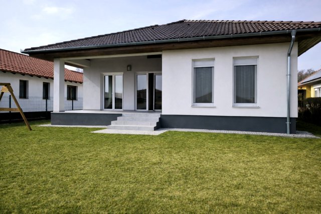 Eladó családi ház, Szombathelyen 159 M Ft, 4 szobás