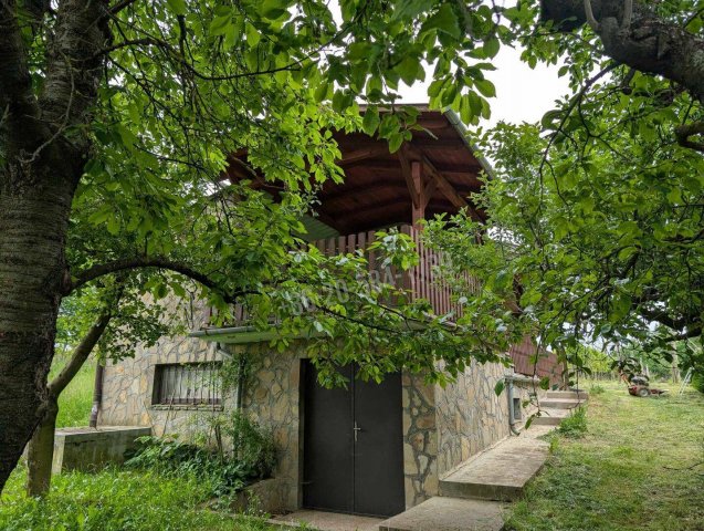 Eladó nyaraló, Csapiban 10.5 M Ft, 2 szobás