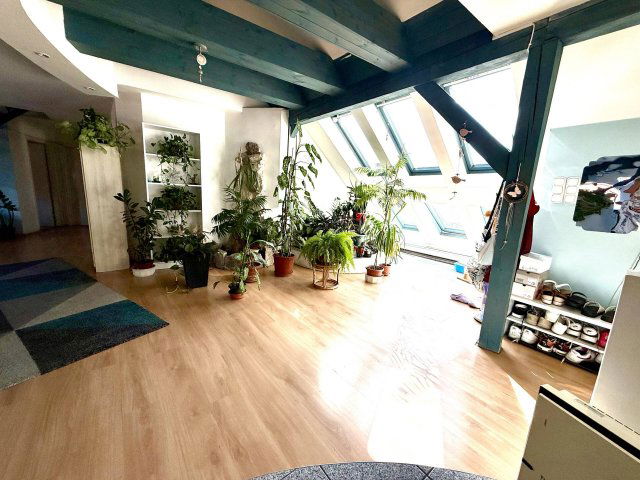 Eladó téglalakás, Szombathelyen 67.99 M Ft, 5 szobás