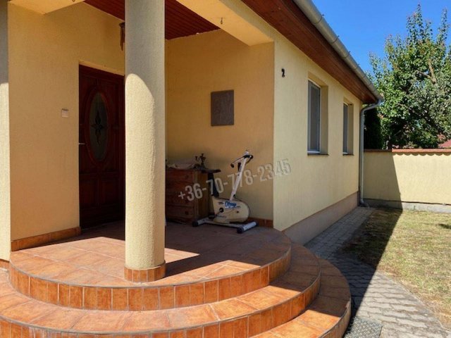 Eladó családi ház, Békéscsabán, Bogár utcában 88 M Ft