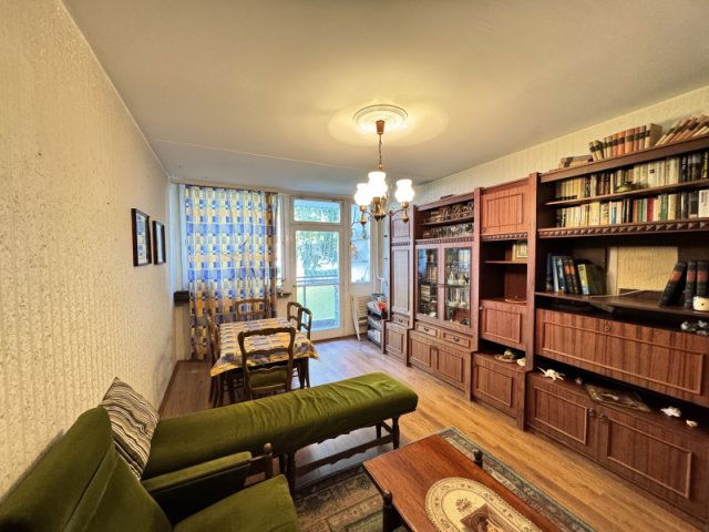 Eladó panellakás, Pécsett 52.9 M Ft, 3 szobás