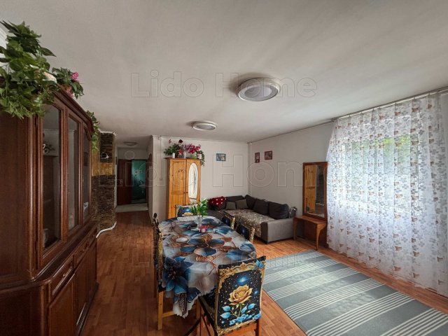 Eladó családi ház, Siófokon 49.99 M Ft, 5 szobás