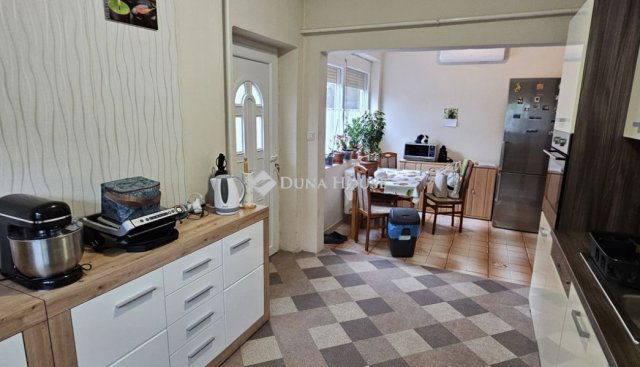 Eladó családi ház, Dunaszekcsőn 27.5 M Ft, 3 szobás