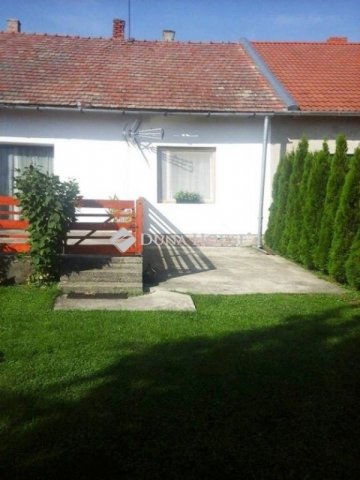 Eladó nyaraló, Balatonfenyvesen 37 M Ft, 4 szobás