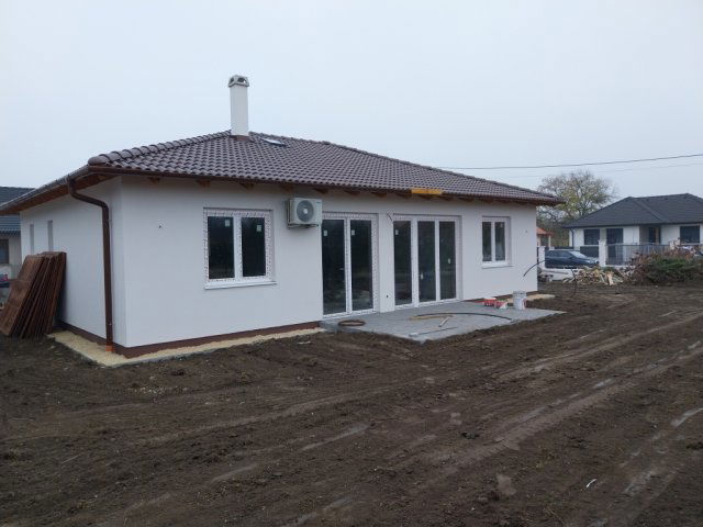 Eladó családi ház, Sárszentmihályon 74.9 M Ft, 4 szobás