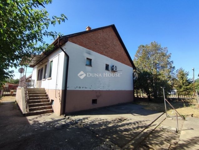 Eladó családi ház, Kecskeméten 69 M Ft, 3 szobás