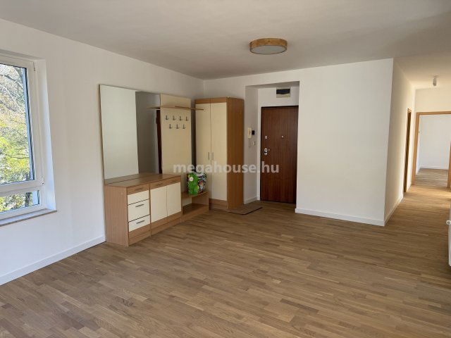 Eladó téglalakás, Budapesten, II. kerületben, Szépvölgyi úton