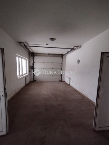 Eladó ipari ingatlan, Újszentivánon 53.5 M Ft