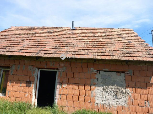 Eladó családi ház, Püspökhatvanon 15 M Ft, 3 szobás
