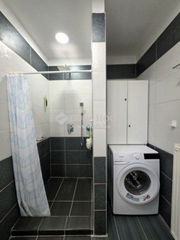 Eladó családi ház, Maglódon 99.9 M Ft, 5 szobás