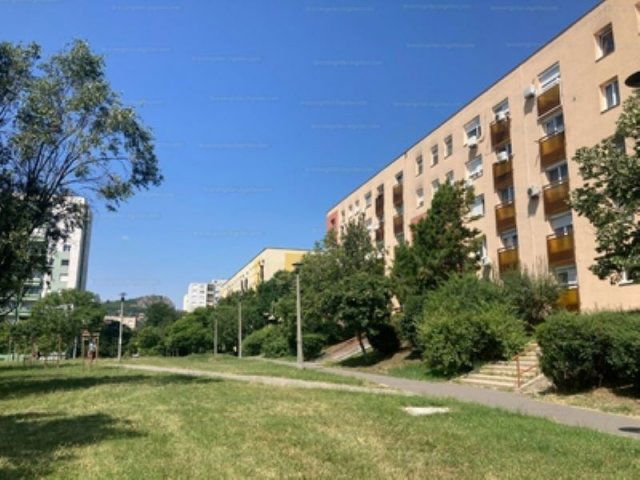 Eladó panellakás, Budaörsön, Lévai utcában 73 M Ft, 1+2 szobás