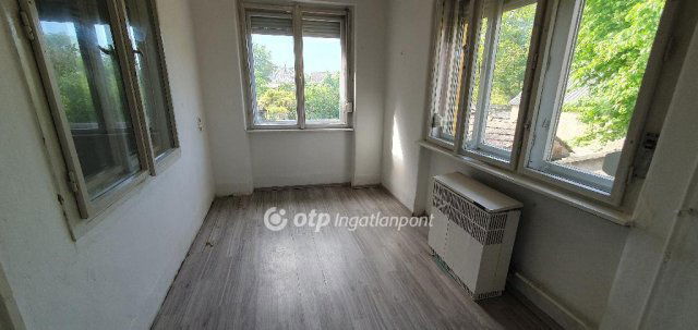 Eladó családi ház, Devecseren 18.9 M Ft, 2 szobás
