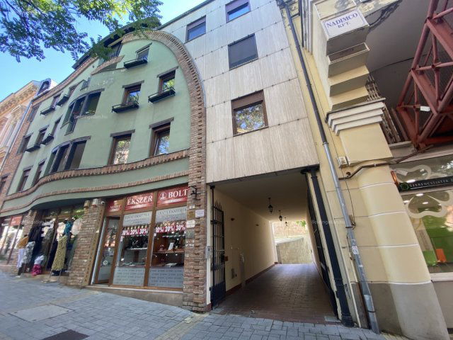 Eladó garázs, Kaposváron, Irányi Dániel utcában 5.95 M Ft