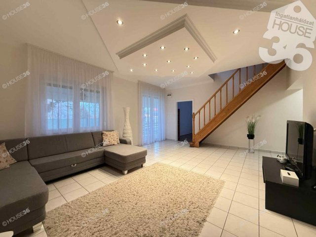 Eladó családi ház, Kerekegyházán 84.99 M Ft, 5 szobás