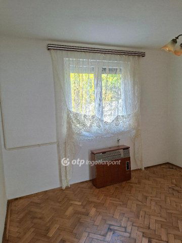 Eladó téglalakás, Izsákon 17.8 M Ft, 2+1 szobás