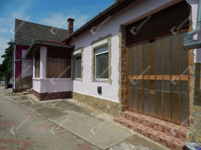 Eladó családi ház, Mezőcsokonyán 65 M Ft, 4 szobás