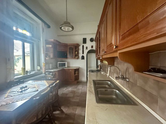 Eladó téglalakás, Keszthelyen 61.9 M Ft, 3 szobás