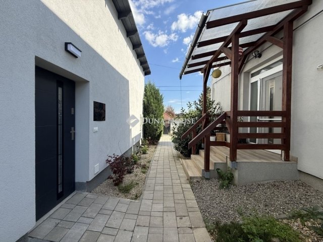 Eladó családi ház, Érden 239 M Ft, 5 szobás