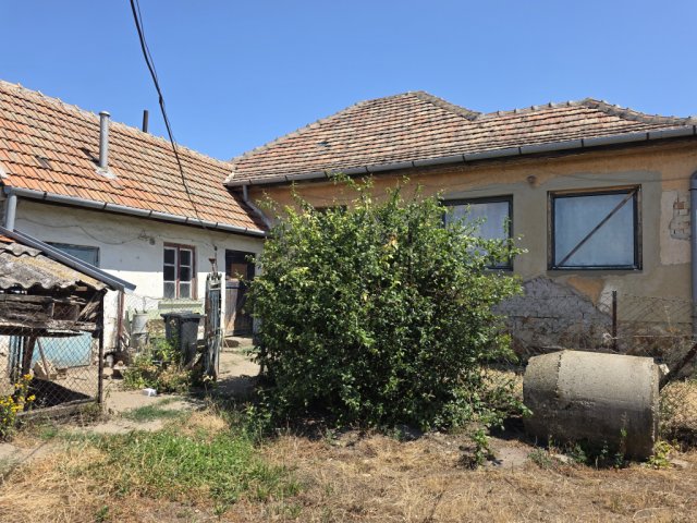 Eladó családi ház, Seregélyesen 37.5 M Ft, 2 szobás