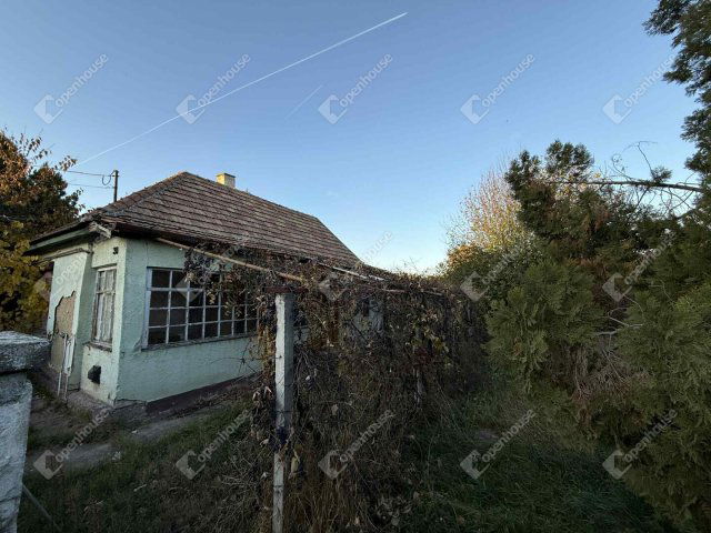 Eladó családi ház, Pilisen 19.5 M Ft, 1 szobás