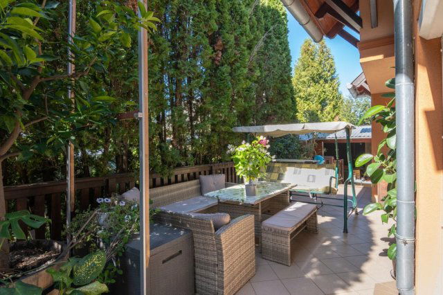 Eladó családi ház, Pécelen 349 M Ft, 6 szobás