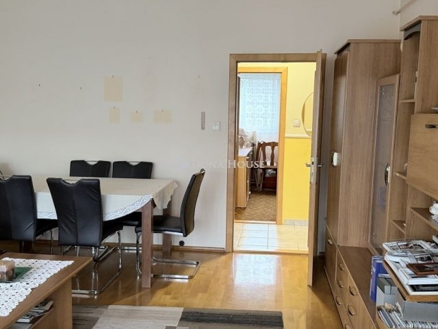 Eladó téglalakás, Szombathelyen 49.99 M Ft, 3 szobás