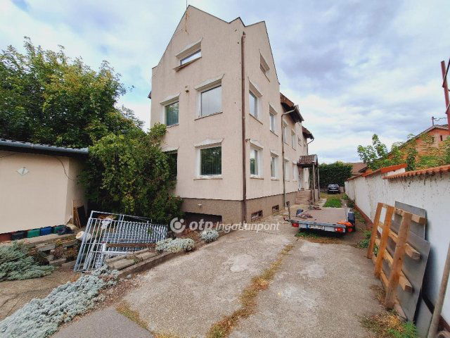 Eladó ipari ingatlan, Budapesten, X. kerületben 245 M Ft