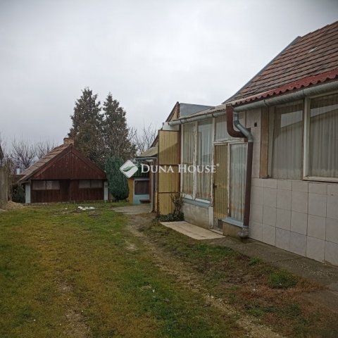 Eladó családi ház, Zalaegerszegen 28 M Ft, 2 szobás