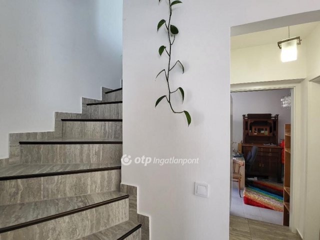 Eladó családi ház, Siófokon 135 M Ft, 5 szobás