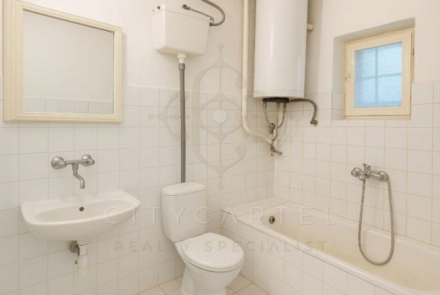 Eladó családi ház, Előszálláson 9.8 M Ft, 2 szobás