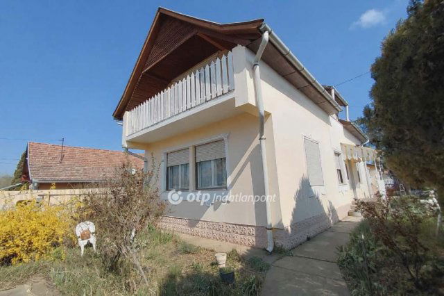 Eladó családi ház, Orosházán 39 M Ft, 4 szobás