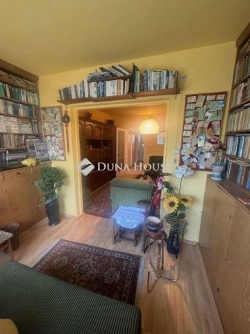 Eladó panellakás, Debrecenben 79 M Ft, 5 szobás