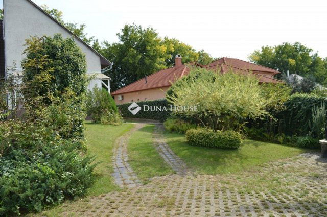 Eladó ikerház, Debrecenben 99 M Ft, 4 szobás