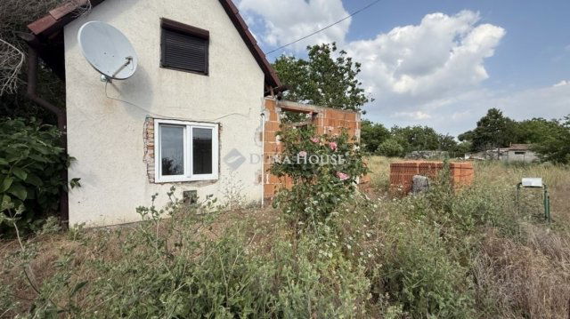 Eladó telek, Szegeden 30 M Ft / költözzbe.hu