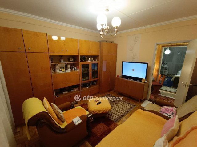 Eladó panellakás, Kisvárdán 35 M Ft, 2 szobás
