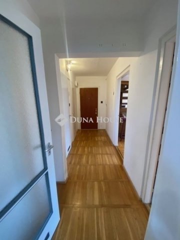 Eladó panellakás, Budapesten, III. kerületben 77.9 M Ft, 3 szobás