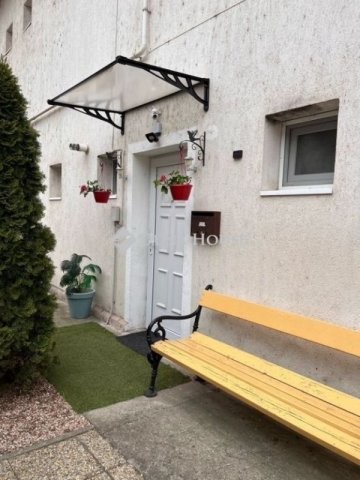 Eladó téglalakás, Nyergesújfaluban 32.9 M Ft, 2 szobás