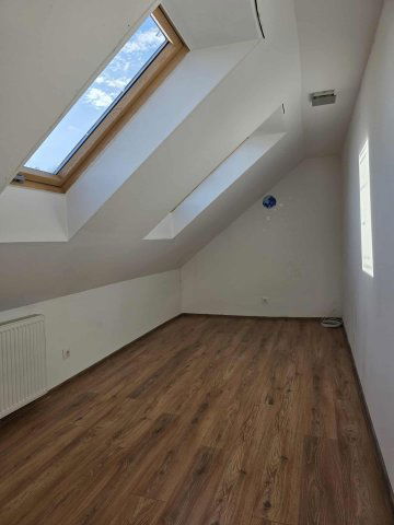 Kiadó ikerház, albérlet, Budakalászon, Batsányi János utcában