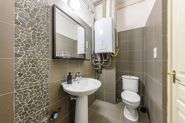 Eladó téglalakás, Budapesten, VI. kerületben 116 M Ft, 2 szobás