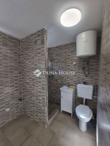 Eladó nyaraló, Tóalmáson 22 M Ft, 2 szobás