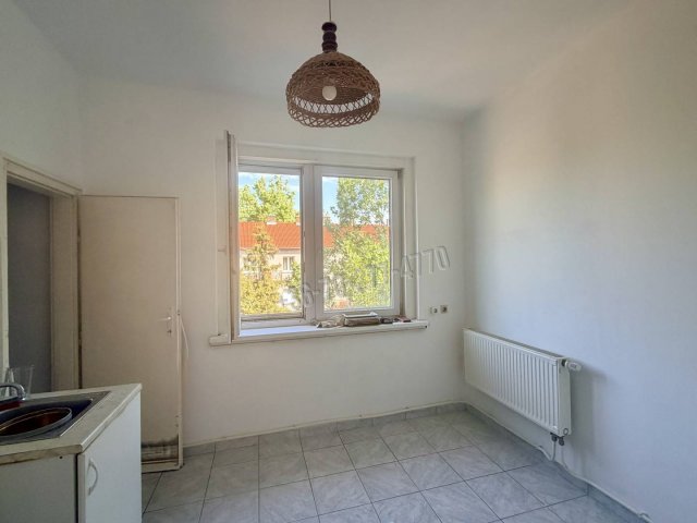 Eladó téglalakás, Oroszlányban, Bánki Donát utcában 32.2 M Ft